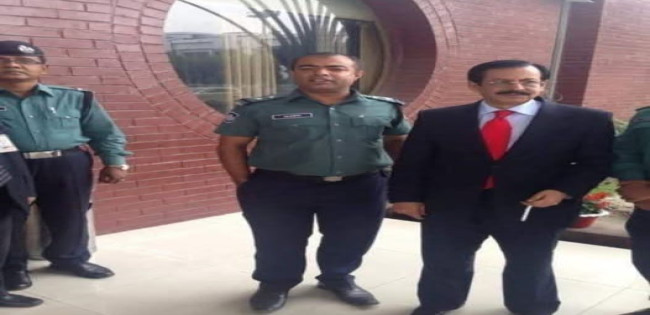 পুলিশের ভাগ্য বলে কথা !