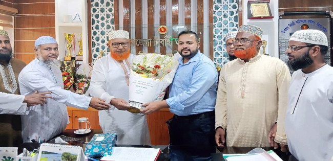 টাকা নেওয়ার অভিযোগ: তেঁতুলিয়ায় ইউএনও আফরোজ শাহীন খসরু প্রত্যাহার : এমপি গফুর যাকে সংবর্ধনা দিলেন