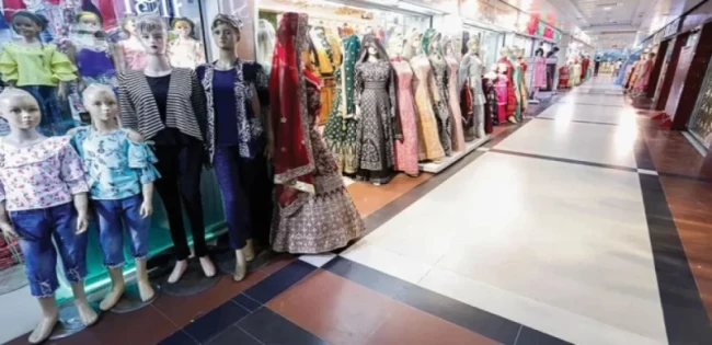 রাত ৮টা পর্যন্ত শপিংমল-মার্কেট খোলা থাকবে
